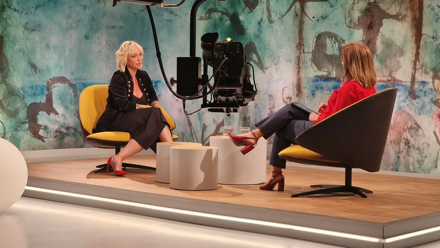 Entrevista en un plató de televisión